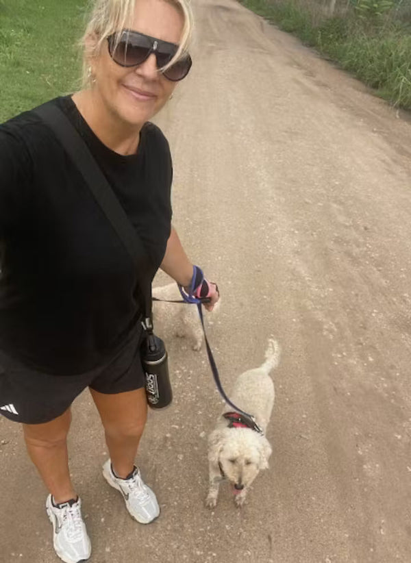 <p>« Des douleurs articulaires étaient apparues pile à la ménopause. Le confort est revenu petit à petit, surtout le matin. Je remarche sans appréhension. »</p><p><strong>Catherine V., 54 ans</strong></p>